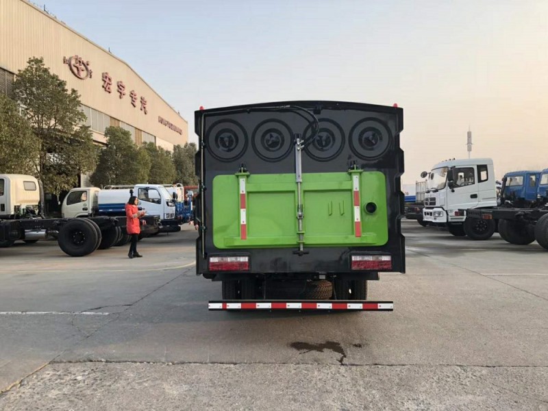 江淮小型5方吸塵車(chē)